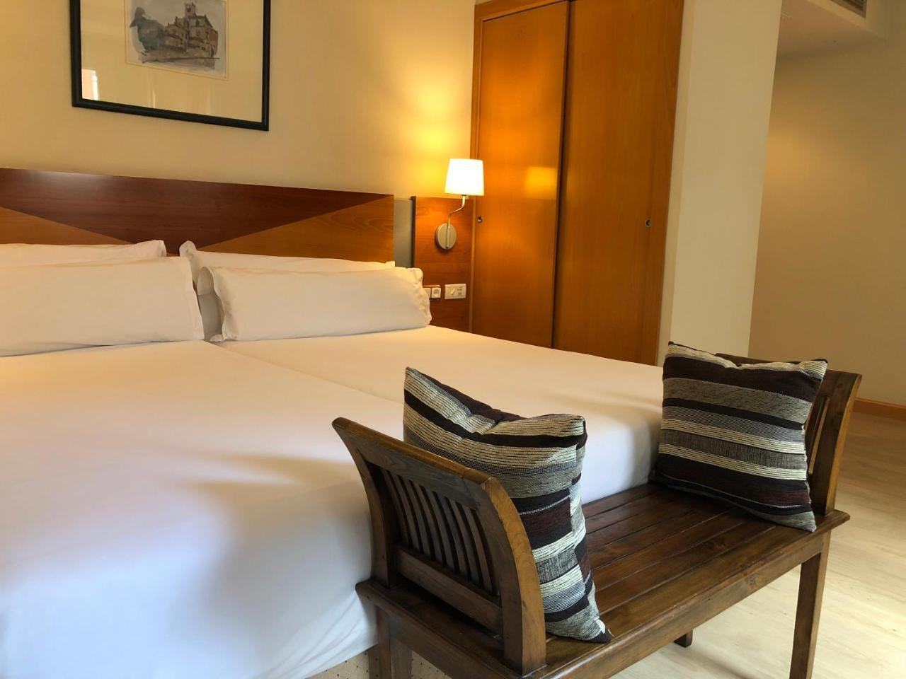 Oca Villa De Aviles Hotel Ngoại thất bức ảnh