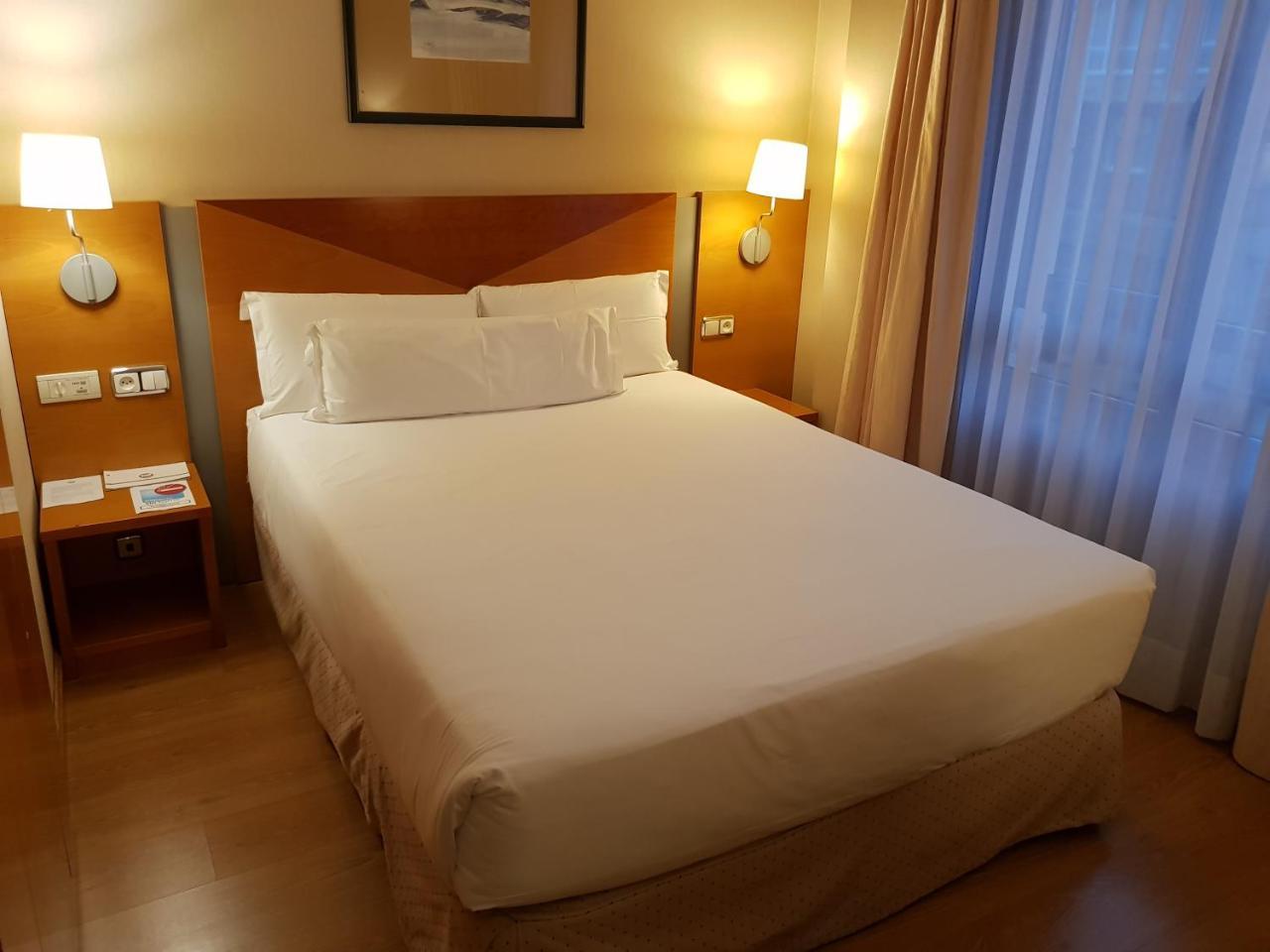 Oca Villa De Aviles Hotel Ngoại thất bức ảnh